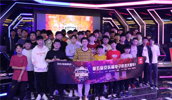 激烈对攻