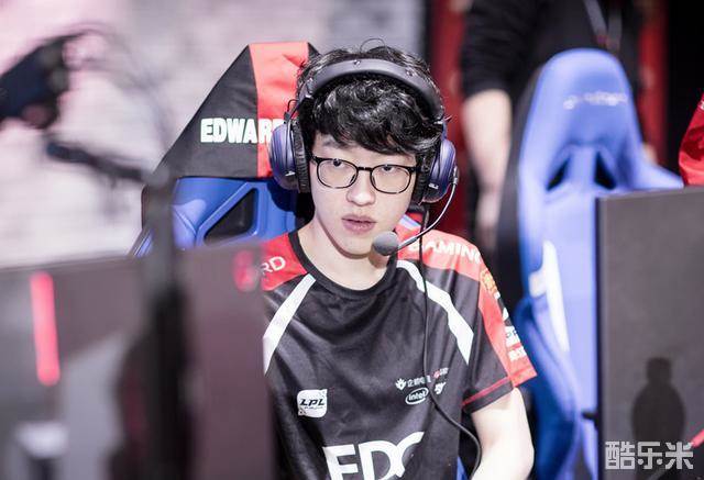 士的八连胜 士的八连胜