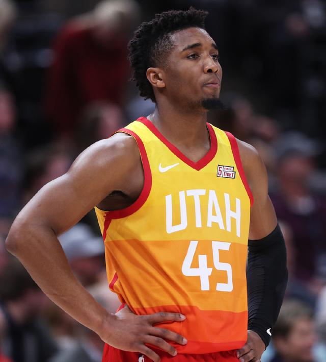 这对世界足 这对世界足