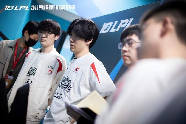 杂的战局中 杂的战局中